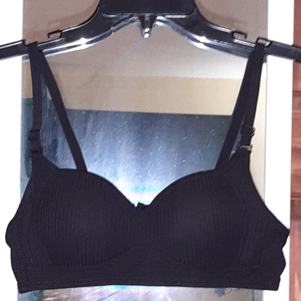 NWT WIRELESS Bra
